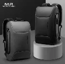 ultramoderner-business-rucksack-mit-moglicher-usb-aufladung_6_m.webp