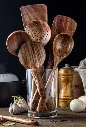 anmutige-abtropfkelle-aus-teakholz_5_m.webp