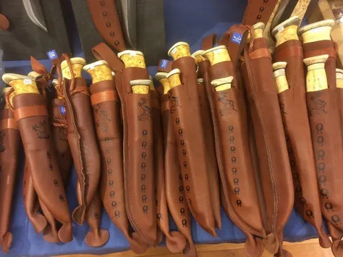 original-finnisches-jagdmesser-in-einer-schonen-geschenkbox_1_m.webp