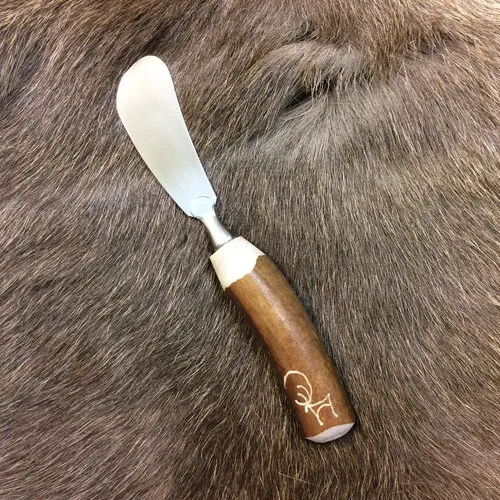 [170339] Original finnisches handgefertigtes Buttermesser aus Rentierhorn und Stahl – Wood Jewel