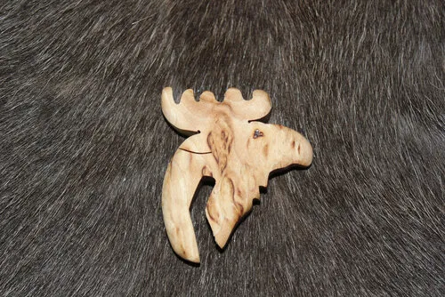 [170470] Topfdeckel-Halter "Elchkopf" aus Karelischer Maserbirke handgefertigt – finnisches Holzunikat