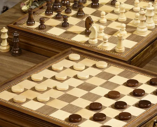 [170981] Schachbrett und Damespiel aus Walnussholz 2-in-1-Set