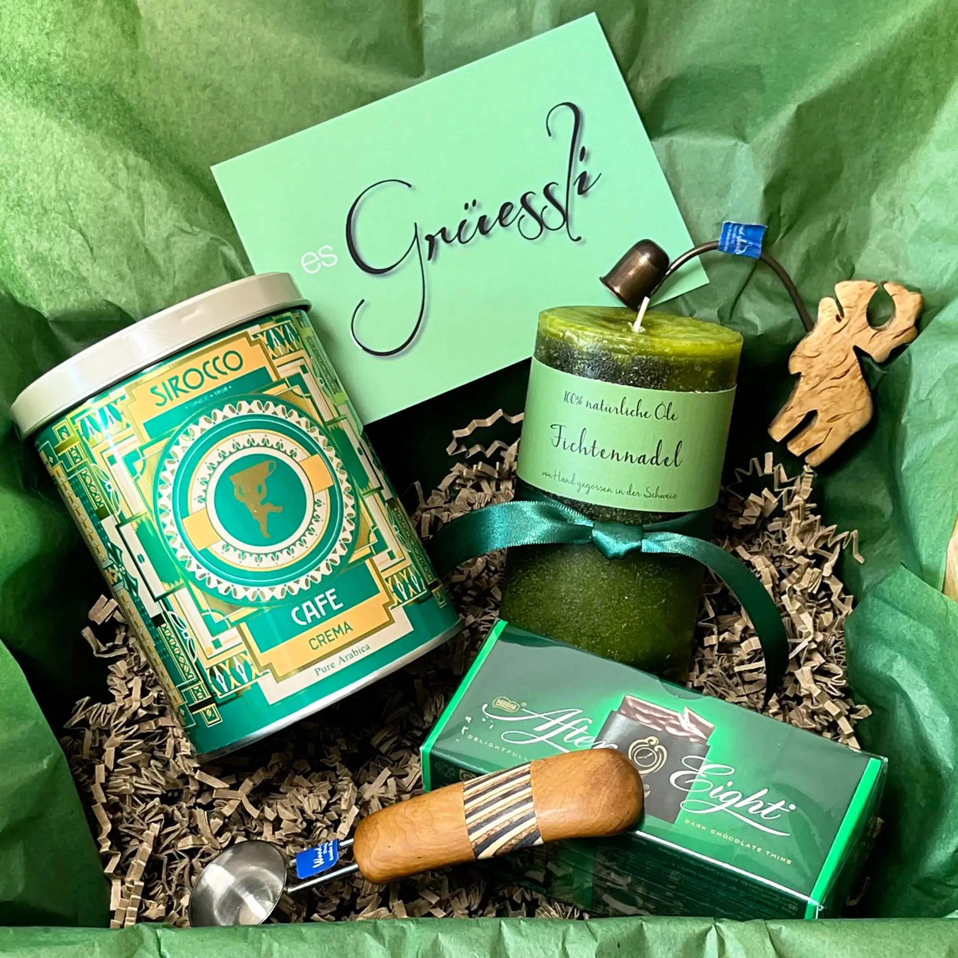 Nordischer Waldzauber Geschenkset - Kaffee, Duftkerze & finnische Handwerkskunst