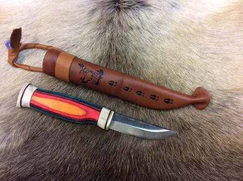 [170010] Jagdmesser aus Lappland - Handgefertigt mit einzigartigem Regenbogen-Design