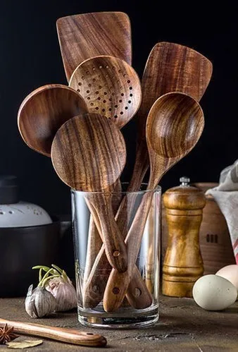 [170159] Schöpflöffel aus Teakholz 26 cm – rustikal, handgefertigt, langlebig und stilvolles Küchenaccessoire