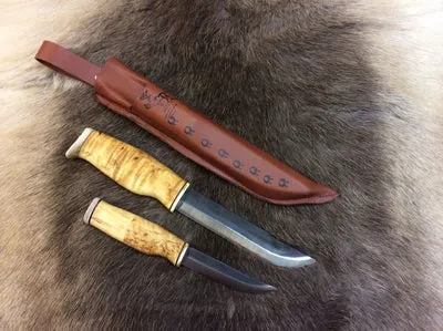 [170224] Doppel-Messer Set aus Kohlenstoffstahl mit Rentiergeweih & Maserbirke - Finnland von Wood Jewel