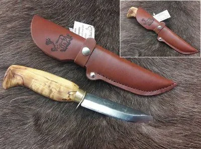 [170249] Jagdmesser von Kauko Raatiniemi  - Farbe Maserbirke/Naturholz, Lederscheide mit Elch-Motiv